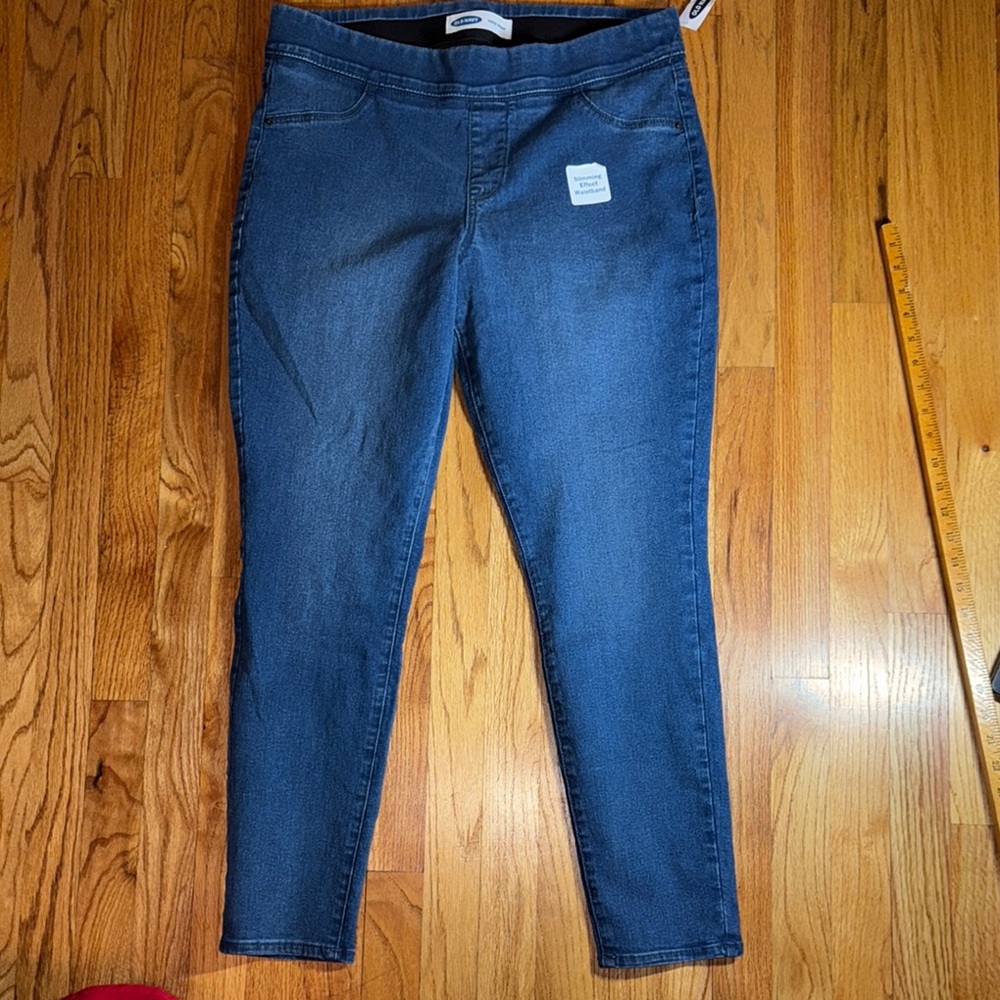 Women's NWT Old Navy super‎ skinny Blue Jeans size 14
